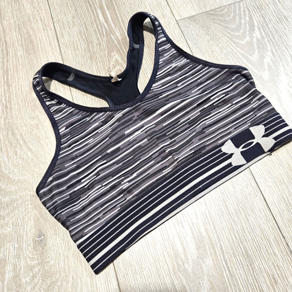 $5 WHEN BUNDLED 🍇 UNDER ARMOUR Women's Medium Impact Sports Bra
